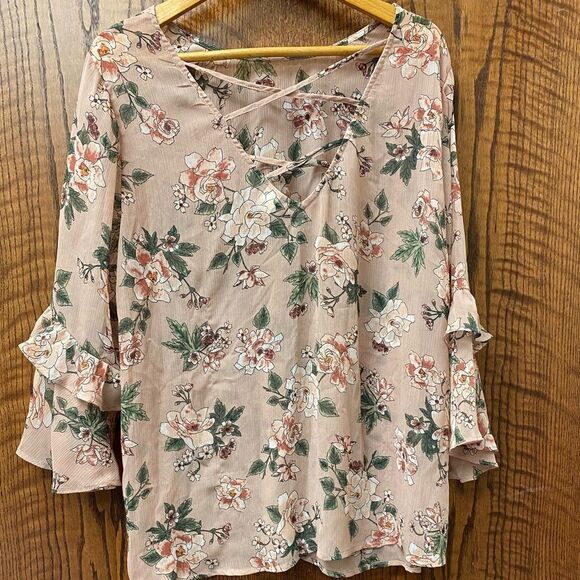 Torrid size 2X dusty rose FLORAL PRINT CHIFFON RUFFLE BELL SLEEVE STRAPPY blouse - Picture 9 of 10